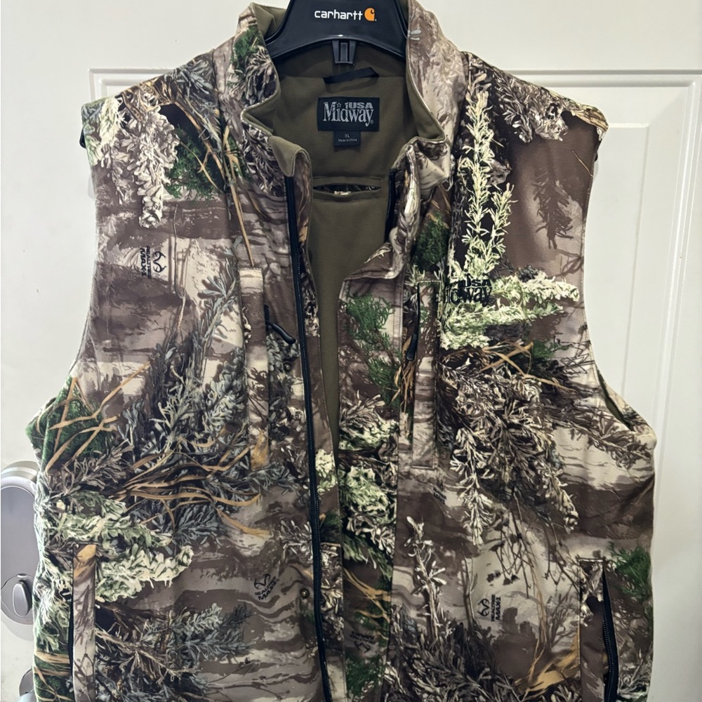 Midway XL vest. Very warm.